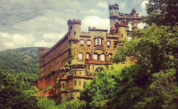 Special guest Eleanor Owen Seeland, who grew up on the island (her parents, Wayne and Marian Owen, were the assistant superintendents from 1927 to 1942), will make a cameo appearance in Bannerman Island Voices and also be on hand to answer questions afterwards. (Bannerman Castle Trust archive)