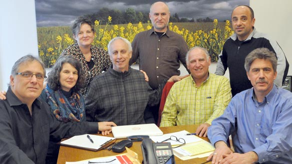 The Maya Gold Foundation is holding its first annual big fundraising event with a star-studded kickoff concert titled “The Candle and the Heart,” to be held on Sunday, April 17 at the Julien J. Studley Theatre in the Old Main Building on the SUNY New Paltz campus. Pictured are members of the concert planning committee (bottom row, L-R): Matthew Swerdloff, Elise Gold, Robert Bard, David Dukler and Rick Alfandre. Top row (L-R): Sarah Snow, Ami Fixler and Steve Casa. Not pictured: Rabbi Jonathan Kligler. (photo by Lauren Thomas)
