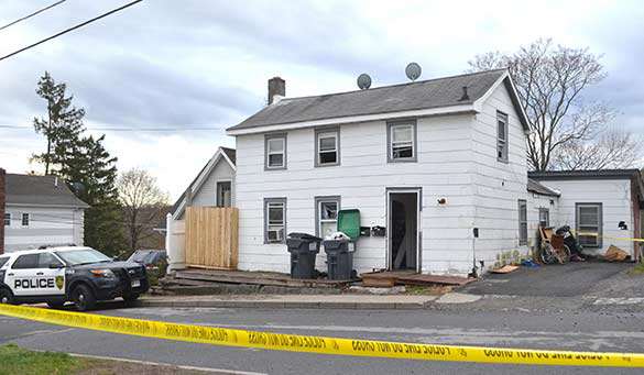 stabbing-house