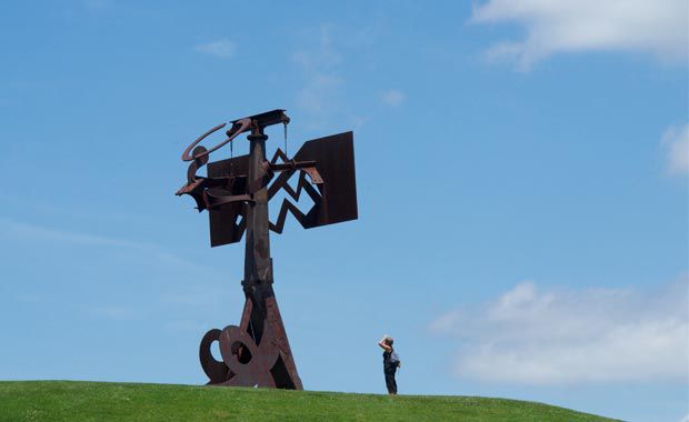 Mark di Suvero, Frog Legs, 2002. Lent by the artist and Spacetime, C.C., New York. Photograph by Jerry L. Thompson.