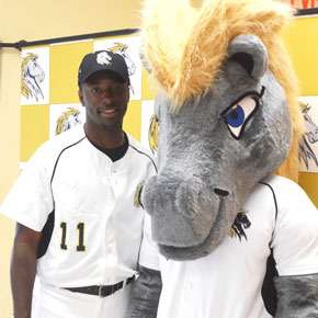 Stanley the Stallion welcomes Mike Riddick from Kingston to the Saugerties Stallion baseball team. (photo by Robert Gordon)