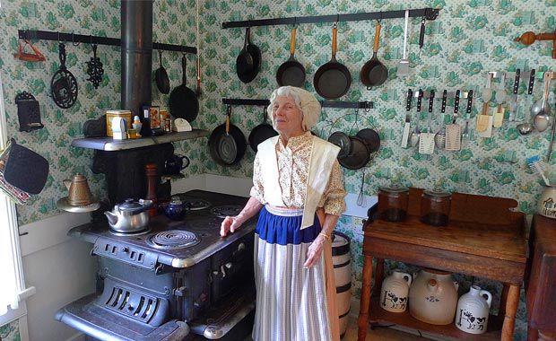 Each year on the second Saturday in July, known as Stone House Day, the owners of some of Hurley’s most historic buildings (which include some of America’s oldest stone houses) throw their doors open for our enjoyment. From 10 a.m. to 4 p.m. this Saturday, July 9, it’s your chance to pay a visit and inspect the stone houses’ fascinating interiors at your leisure during Hurley’s 66th annual Stone House Day. Pictured above: An old coal stove that has been modified to use electricity in the residence used for shooting the Dustin Hoffman-Jessica Lange film Tootsie. This home will be open for Stone House Day. (Courtesy of Stone House Day)