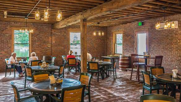 Downstairs at the Saugerties Harbor Restaurant (photo by Doug Freese)