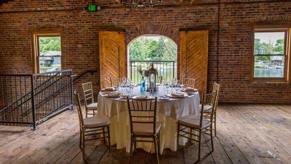 Upstairs at the Saugerties Harbor Restaurant (photo by Doug Freese)