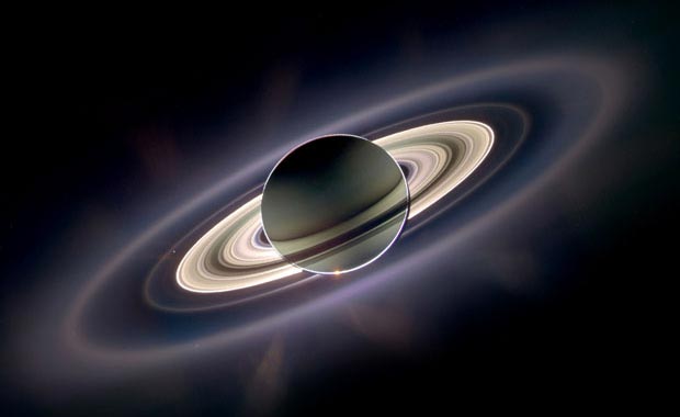 Fact about Saturn: This enormous ball with 95 times Earth’s weight is nonetheless so fluffy that it’s the only planet that would float on water. (NASA/JPL-Caltech)