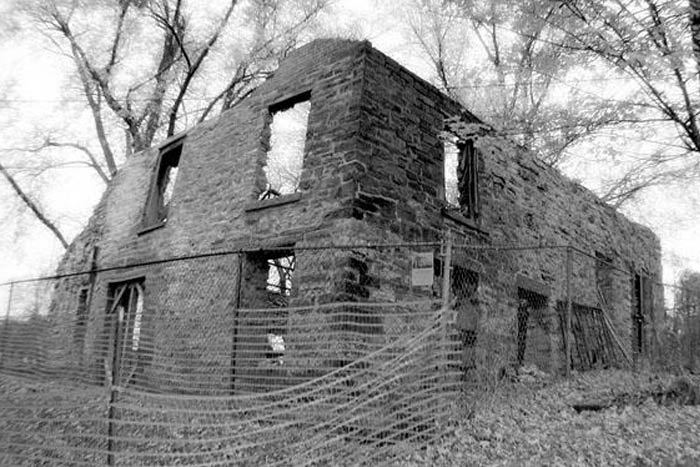 The historic Louw-Bogardus ruins
