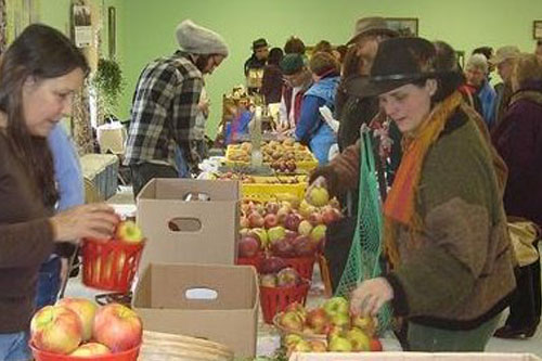 Crowd at the Saugerties Farmers Market indoors. (photo by Judith Spektor)
