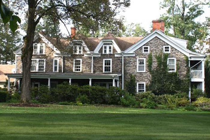 hasbrouck-house-700x467