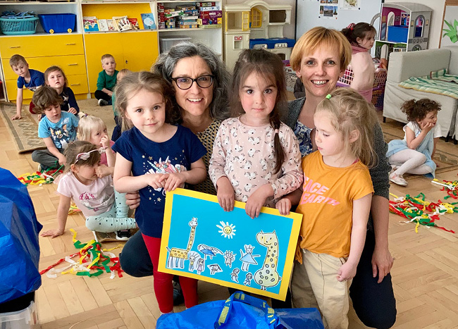 Profesor SUNY New Paltz pomaga ukraińskim dzieciom-uchodźcom w Polsce